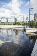 Waterkering bij sportcomplex De Zilk in Noordwijkerhout met Bosch Beton keerwanden