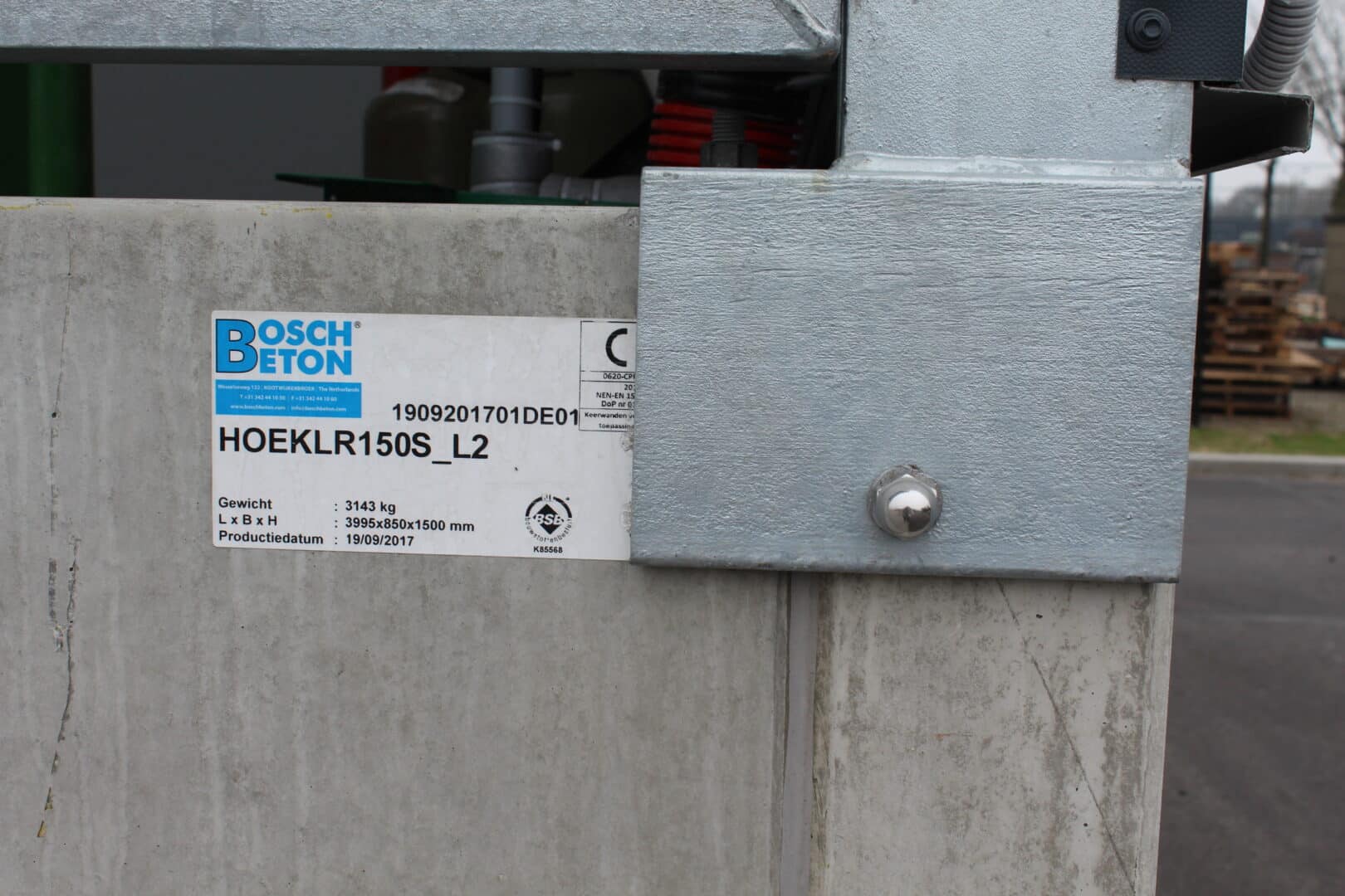 Bosch Beton - Keerwanden voor nieuwe milieustraat in Zuidwolde