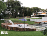 Bosch Beton - Nieuwbouwvilla in Merselo met keerwanden bij terras en in de tuin aan het water