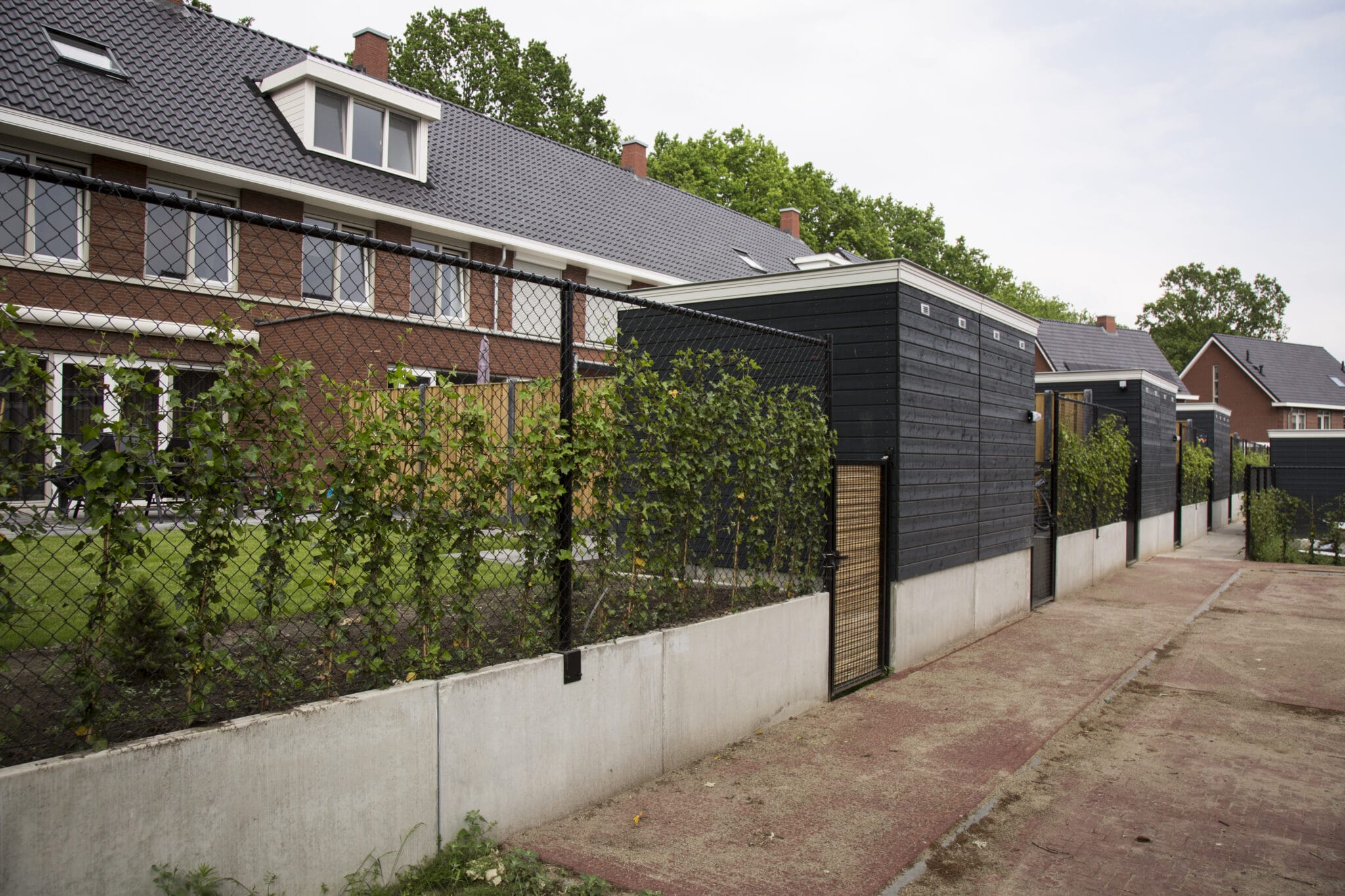 Ausgleich von Höhenunterschied in Tilburg mit Stützwänden Bosch Beton