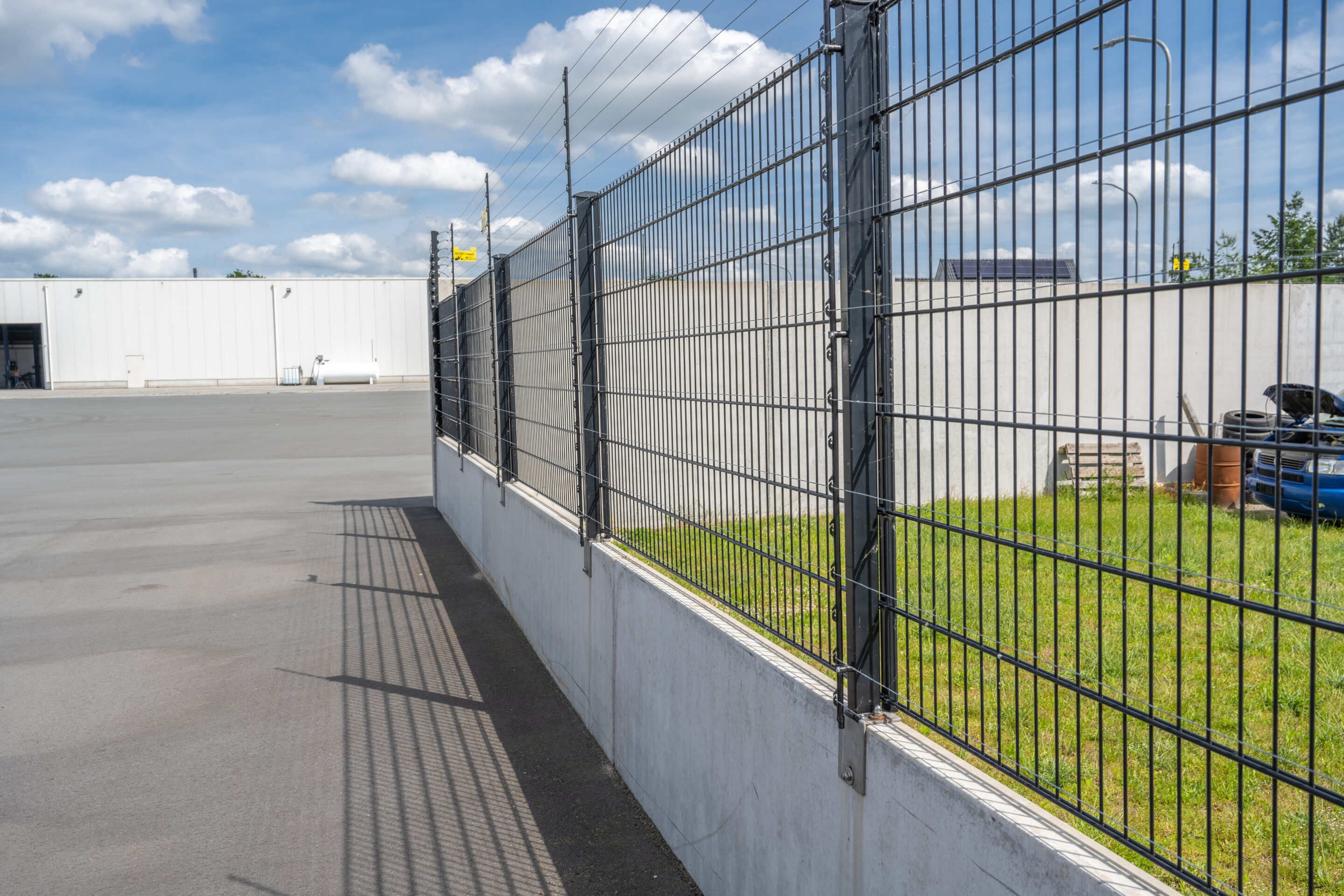 Bosch Beton - Keerwanden als terreinafscheiding en beveiliging in Tynaarlo