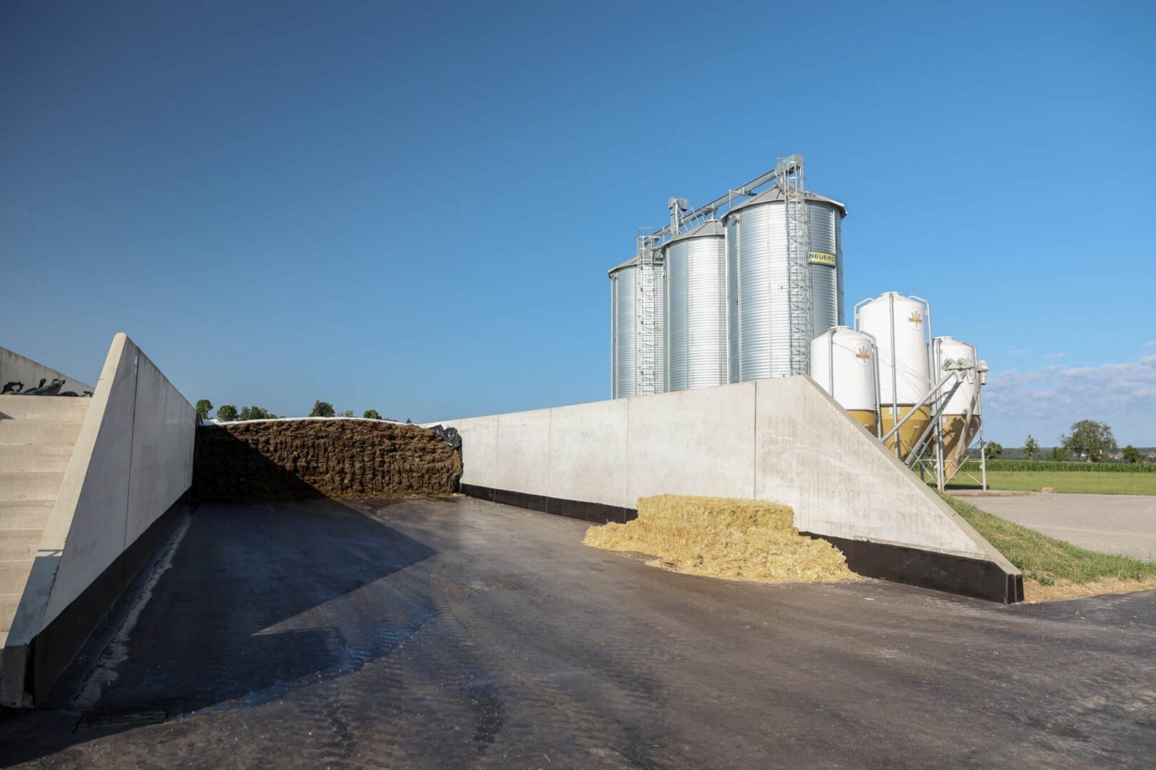 Betonstützwände auf einem landwirtschaftlichen Betrieb