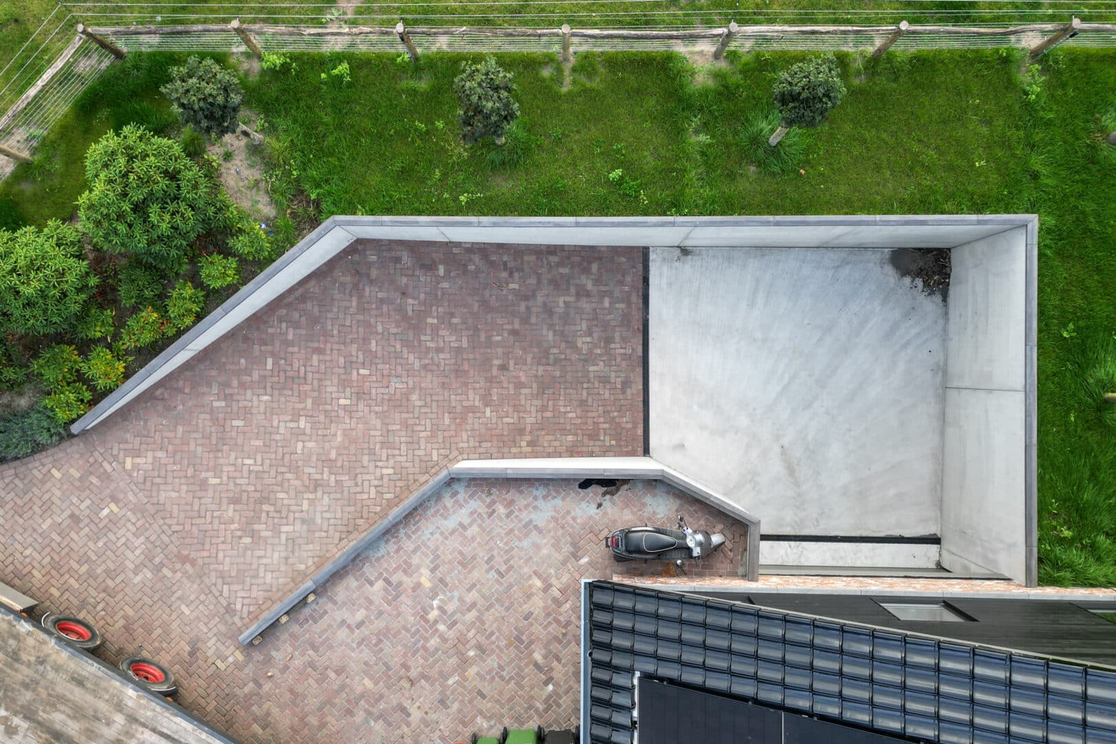 Keerwanden voor helingbaan garage