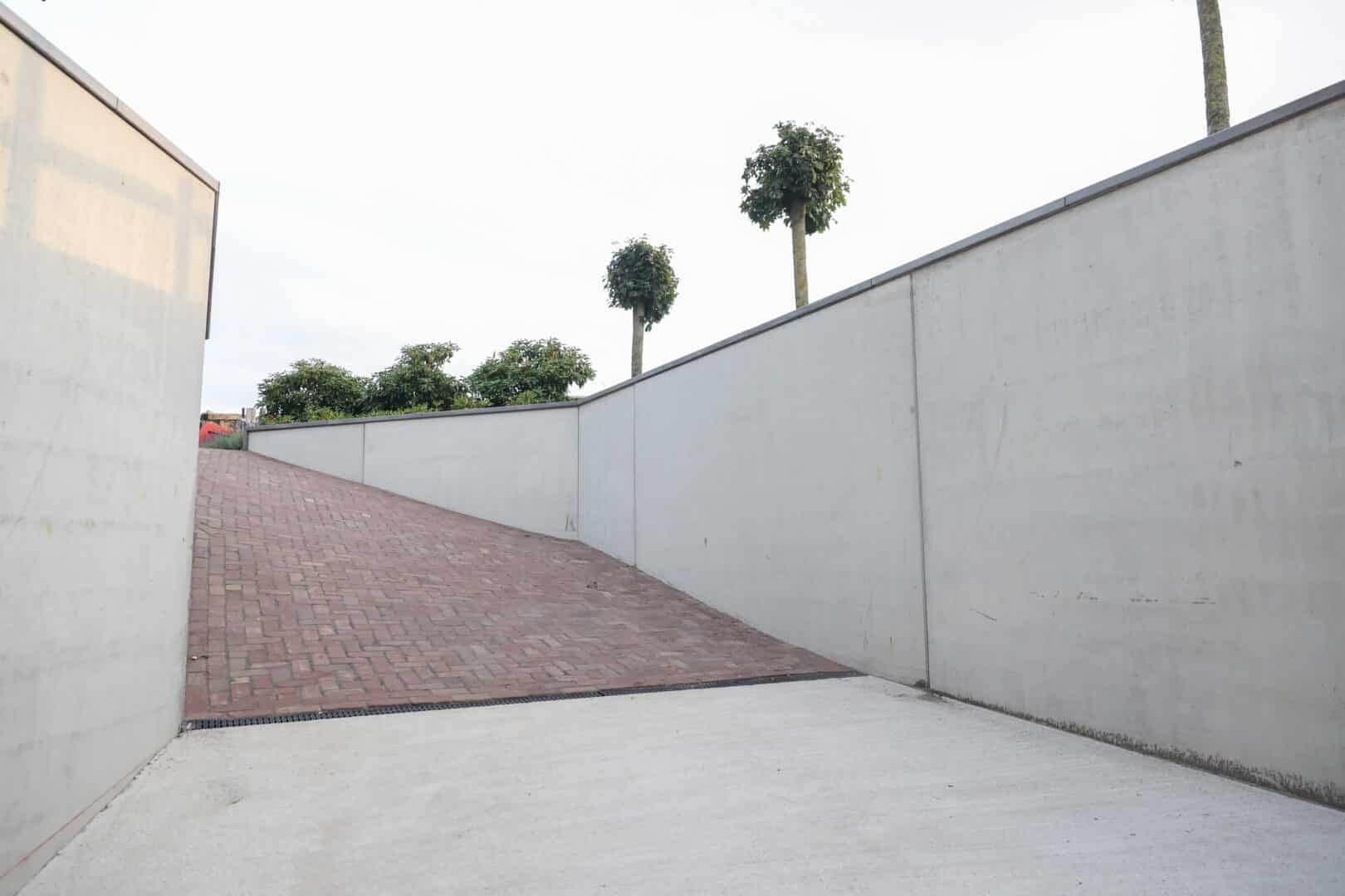 keerwanden voor heling garage in tuin