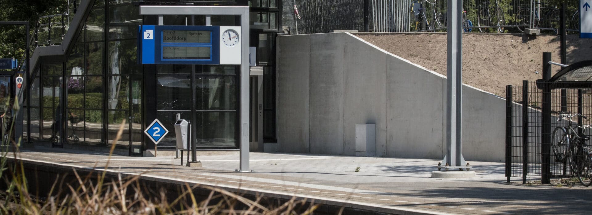 Bosch Beton - Station Bussum Zuid grondkering met keerwanden