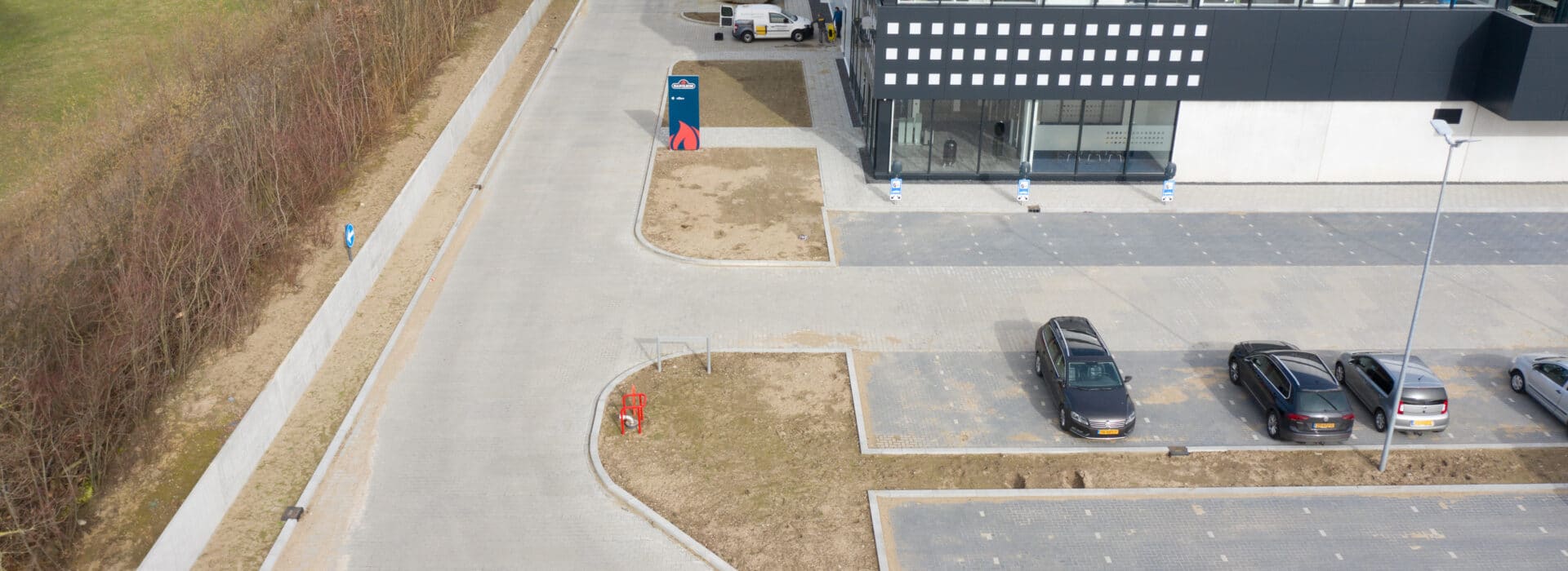 Bosch Beton - Terreinafscheiding bij BBQ-fabrikant Napoleon Grills in Tiel (NL)