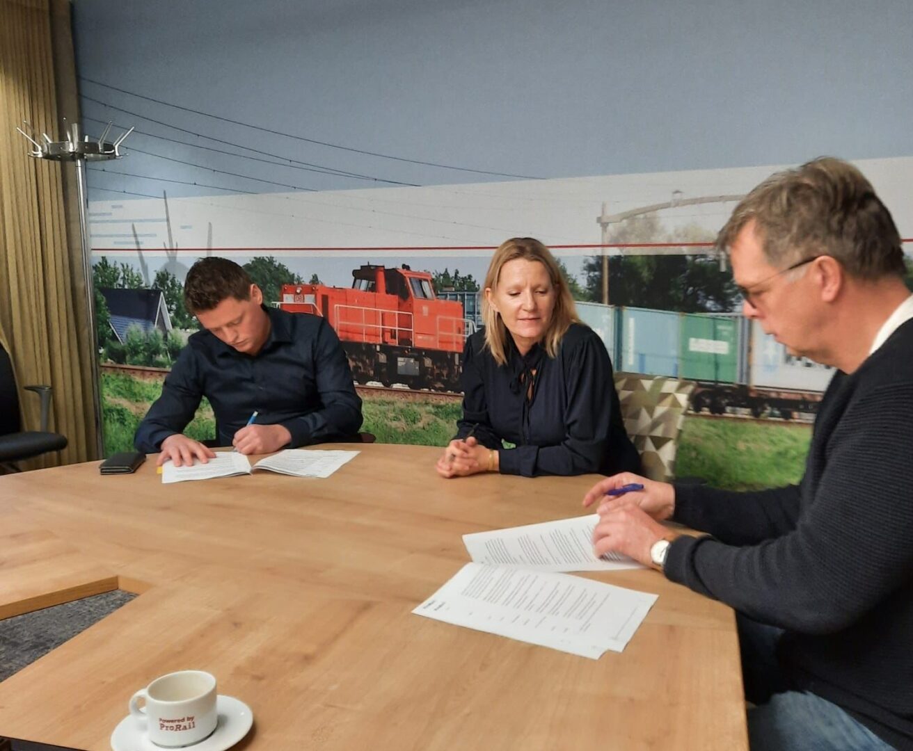 Bosch Beton ondertekent samenwerkingsovereenkomst met ProRail als innovatiepartner voor duurzame keerwanden